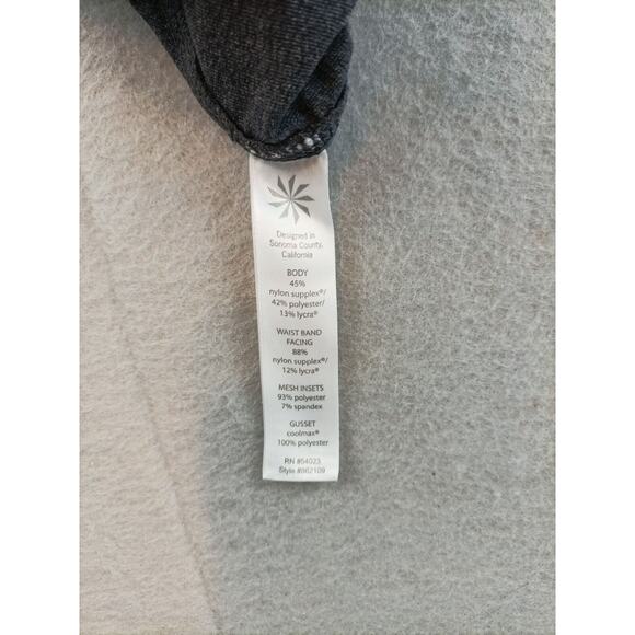 Athleta Womens Realy Capri Leggings Size M Gray Black Reflective - Picture 8 of 11